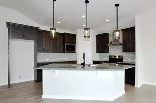 1189 Crown Sparrow St, Johnstown, CO 80534 - Photo 5