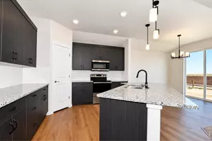 1189 Crown Sparrow St, Johnstown, CO 80534 - Photo 3