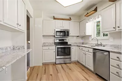 731 S Del Norte Ave, Loveland, CO 80537 - Photo 5