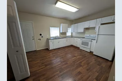221 Hamilton St, Sterling, CO 80751 - Photo 9