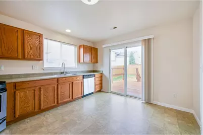 426 Heritage Ln, Johnstown, CO 80534 - Photo 11