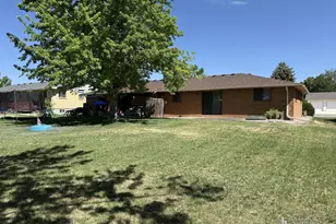444 W 43rd St, Loveland, CO 80538 - Photo 5
