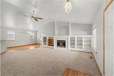 585 Radiant Dr, Loveland, CO 80538 - Photo 3