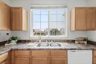 533 E 28th St Dr, Greeley, CO 80631 - Photo 9