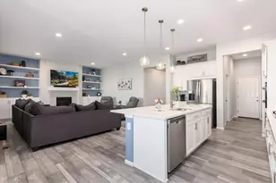 6807 S Riverwood Way, Aurora, CO 80016 - Photo 5