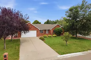 2243 Breckenridge Dr, Berthoud, CO 80513 - Photo 3