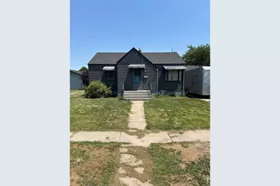 219 S Phelan Ave, Holyoke, CO 80734 - Photo 1