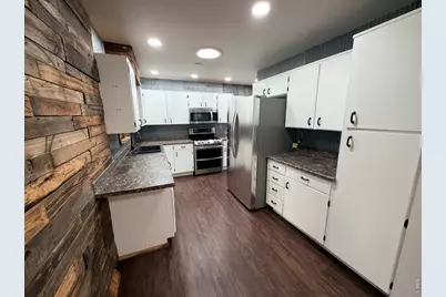 2822 W 12th St, Greeley, CO 80634 - Photo 3