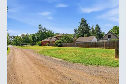 127 N Grant Ave, Fort Collins, CO 80521 - Photo 17