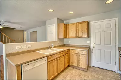 10595 Butte Dr, Longmont, CO 80504 - Photo 5