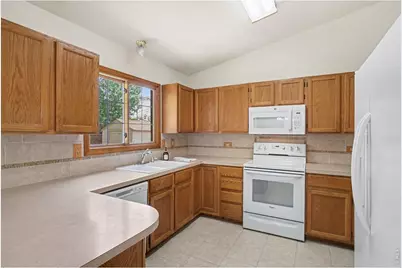 627 E 42nd St, Loveland, CO 80538 - Photo 9