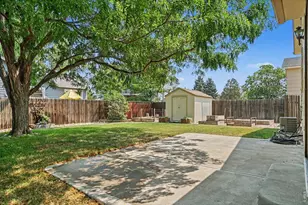 627 E 42nd St, Loveland, CO 80538 - Photo 3