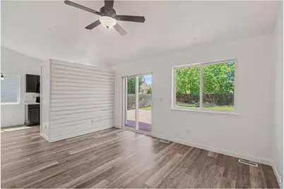943 Eagle Dr, Loveland, CO 80537 - Photo 5