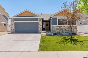 843 Sunlight Peak Dr, Severance, CO 80550 - Photo 3