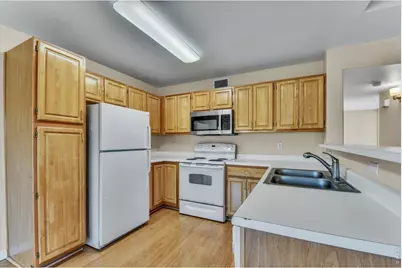 1070 Opal St #204, Broomfield, CO 80020 - Photo 3