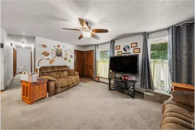 3954 Cottonwood Dr, Loveland, CO 80538 - Photo 5