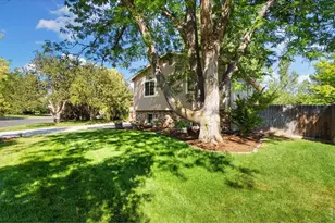 1955 Sandalwood Ln, Fort Collins, CO 80526 - Photo 5
