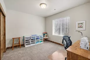 1643 Hoehne St, Loveland, CO 80538 - Photo 25