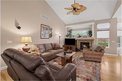 4615 Twin Peaks Ct, Loveland, CO 80537 - Photo 5
