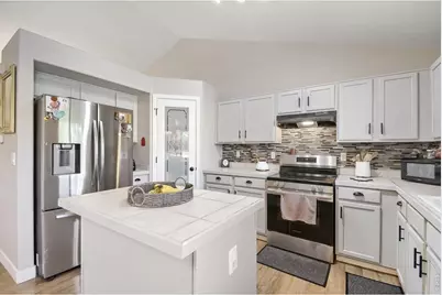 1415 Deerwood Dr, Longmont, CO 80504 - Photo 11