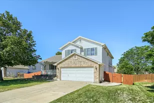 1415 Deerwood Dr, Longmont, CO 80504 - Photo 3