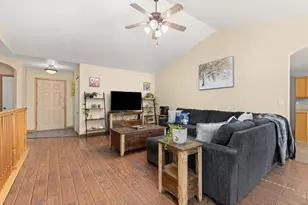 328 Gypsum Ln, Johnstown, CO 80534 - Photo 5