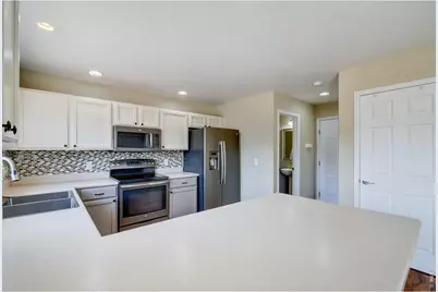 2504 Carriage Dr, Milliken, CO 80543 - Photo 11