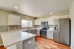 2504 Carriage Dr, Milliken, CO 80543 - Photo 13