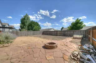 2504 Carriage Dr, Milliken, CO 80543 - Photo 27