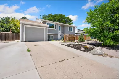 2045 Crystal Ct, Loveland, CO 80537 - Photo 3