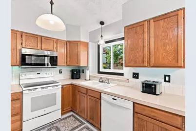 2232 E 18th St, Loveland, CO 80538 - Photo 9