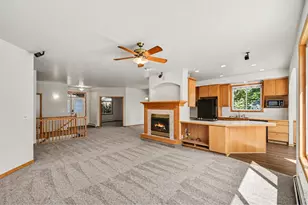 915 Falcon Ridge Ct, Eaton, CO 80615 - Photo 5