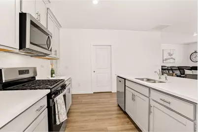 826 Elias Tarn Dr, Severance, CO 80550 - Photo 9