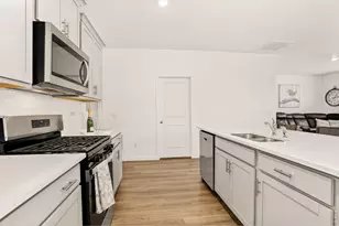 826 Elias Tarn Dr, Severance, CO 80550 - Photo 9