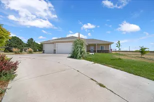 16 Saddle Ridge Dr, Fort Morgan, CO 80701 - Photo 1