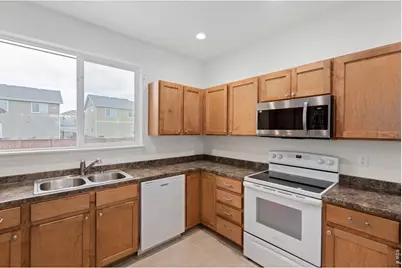 2312 Golden Way, Windsor, CO 80550 - Photo 7