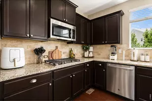 2163 Longfin Dr, Windsor, CO 80550 - Photo 5