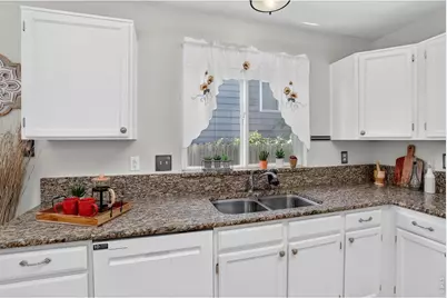 346 Wadsworth Cir, Longmont, CO 80504 - Photo 9