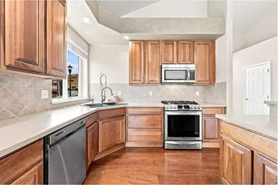 516 Mariana Pointe Dr, Loveland, CO 80537 - Photo 11