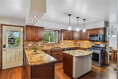 4901 Beverly Dr, Berthoud, CO 80513 - Photo 5