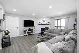 8225 Fairmount Dr, Denver, CO 80247 - Photo 5