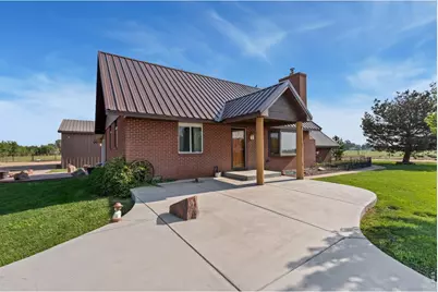 2121 E 20th St, Greeley, CO 80631 - Photo 3