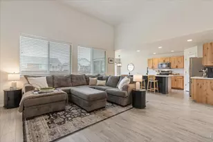 1827 Abundance Dr, Windsor, CO 80550 - Photo 7