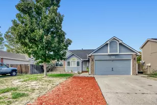 705 Country Acres Dr, Johnstown, CO 80534 - Photo 3