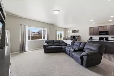 928 S Depot Dr, Milliken, CO 80543 - Photo 9