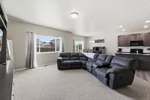 928 S Depot Dr, Milliken, CO 80543 - Photo 9