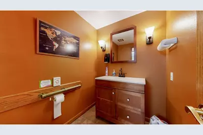 1047 N Lincoln Ave, Loveland, CO 80537 - Photo 9