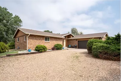 15501 Hilltop Dr, Brighton, CO 80601 - Photo 3