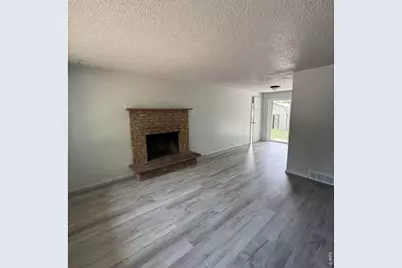 47 University Dr, Longmont, CO 80503 - Photo 3