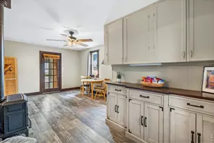 542 E 10th St, Loveland, CO 80537 - Photo 9